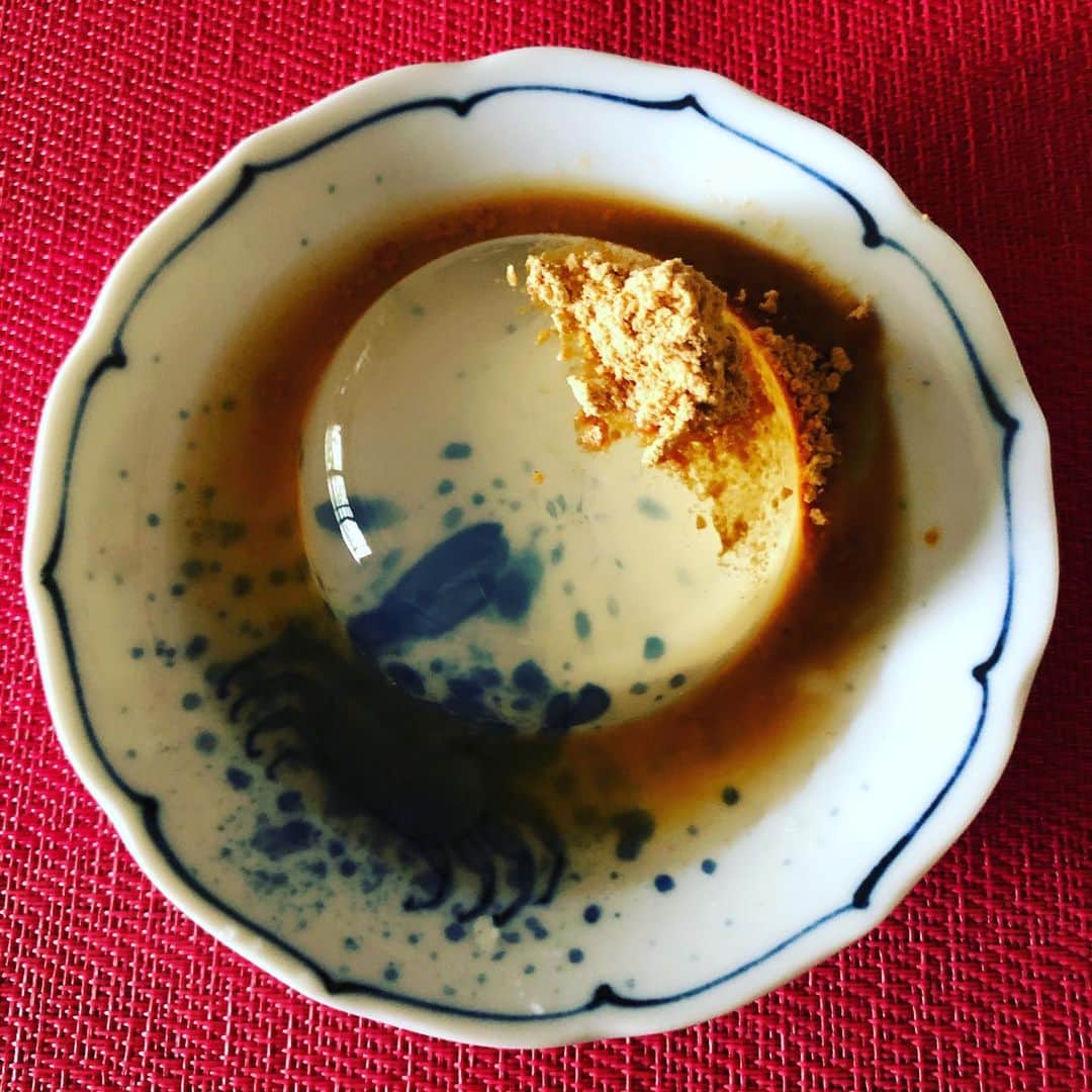 のインスタグラム：「クックパッドニュースにあった「水信玄餅」を作りました。山梨県でしか食べられない幻のスイーツとのこと。ほんまもんを知らないけれど、こんなもん？！であってる⁉️とても美味しいので、あってることにしよう❣️🤗」