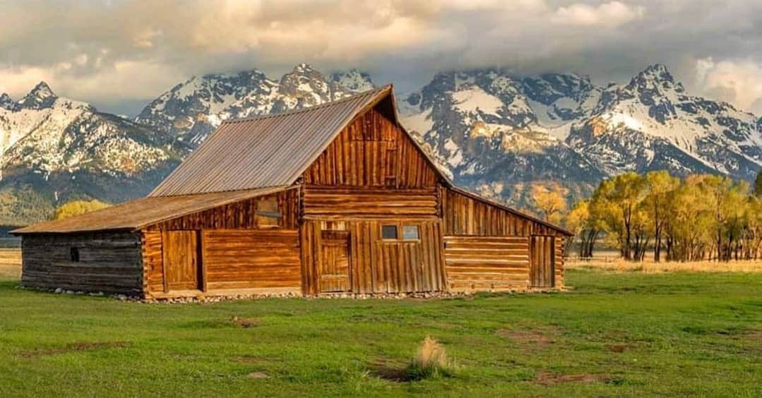 Ricoh Imagingのインスタグラム：「Posted @withregram • @frankleeruggles IMormon Farm  Grand Tetons np   @grandtetonnps @nationalparkgeek  @nationalparkservice   @nationalparktrust  #NPGeekAmbassador #optoutside #nationalparkgeek   #landscapephotography #instaphoto  #earthpix #istagood  #picoftheday #instapic #photooftheday  @usinterior#nationalparkgeek  #outdoorphotomag  #montana  #earth_shotz  #national_park_phototography #pentax645z #pentax645ambassador @ricohpentax @ricohusa  #mediumformat #79yearsproject #chasingthelight」