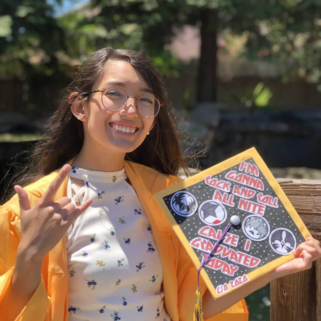 KISSさんのインスタグラム写真 - (KISSInstagram)「Graduating with #KISS! Thanks to Cheyenne Shaver, who graduated from Armijo Highschool in style. Congratulations! 🤟 #KISSARMYROCKS!」7月14日 6時11分 - kissonline