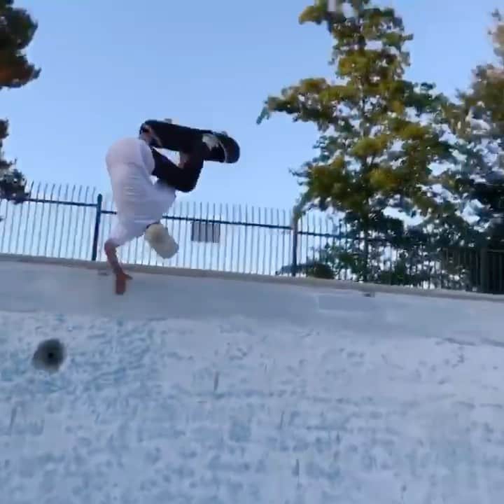 スラッシャーのインスタグラム：「🏄🏽 @jworthit @seanblueitt @simonbannerot @bombh1lls @_chriscope」