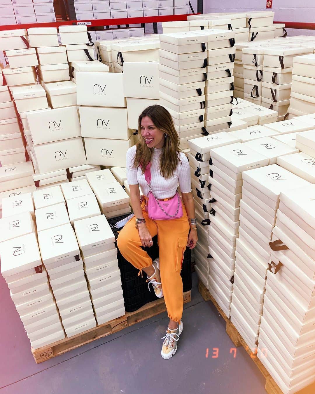 Glam4Youのインスタグラム：「Porque aqui toda compra é especial 🤩🎈 Obrigada por acreditarem na gente e por nos deixarem fazer parte de suas vidas 🙏🏻 PS: Stories recheado com nossa logística pra vocês conhecerem melhor」