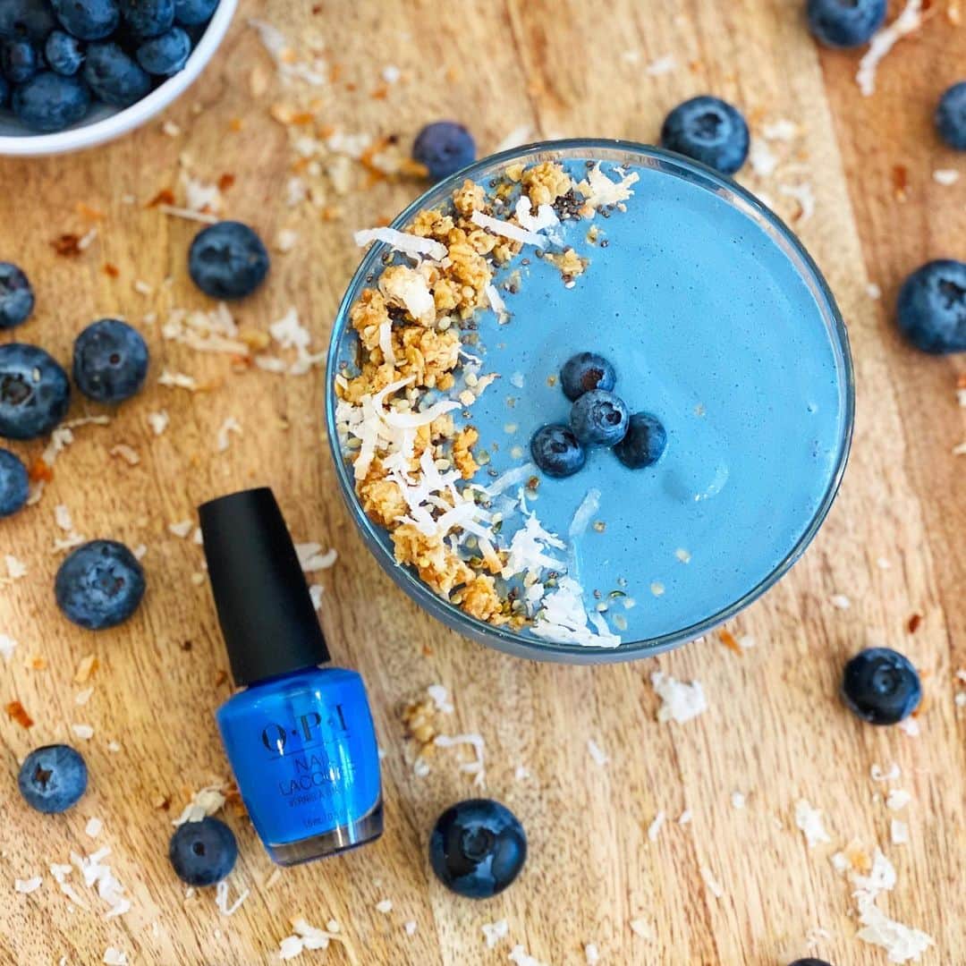 OPIさんのインスタグラム写真 - (OPIInstagram)「#OPIEats: Blueberry Breakfast Bowl 🤤Visit our #linkinbio to get the superfood-packed recipe courtesy of food blogger @beingfitwithbritt.   Shade: #TileArtToWarmYourHeart   #recipe #food #foodie #blueberry」7月14日 7時02分 - opi