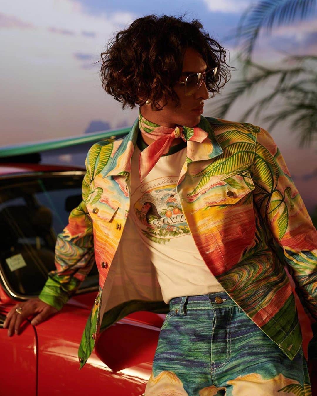 HYPEBEASTさんのインスタグラム写真 - (HYPEBEASTInstagram)「@hypebeaststyle: @casablancabrand has returned with its SS21 collection, which made its debut as part of #ParisFashionWeek. “After the Rain Comes the Rainbow" was designed by creative director Charaf Tajer as a response to events around the world and his “hope to bring some light into the darkness that the world faces right now.” Scope the full collection via the link in bio.⁠⠀ Photo: Casablanca」7月14日 7時56分 - hypebeast