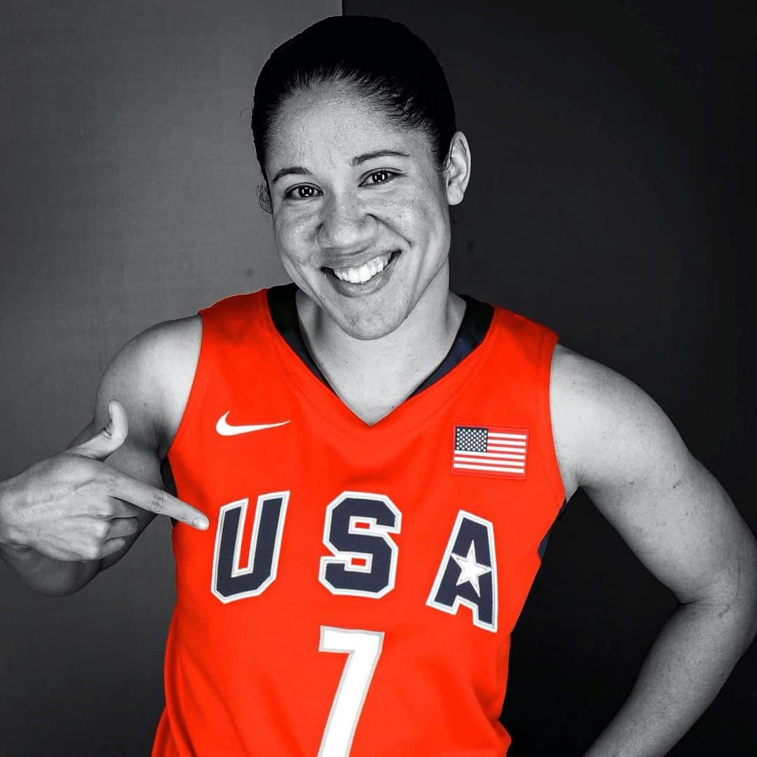USA Basketballさんのインスタグラム写真 - (USA BasketballInstagram)「She is the gold standard.  Congrats coach @20karalawson - we are proud & excited to watch you lead @dukewbb 😈」7月14日 8時11分 - usabasketball