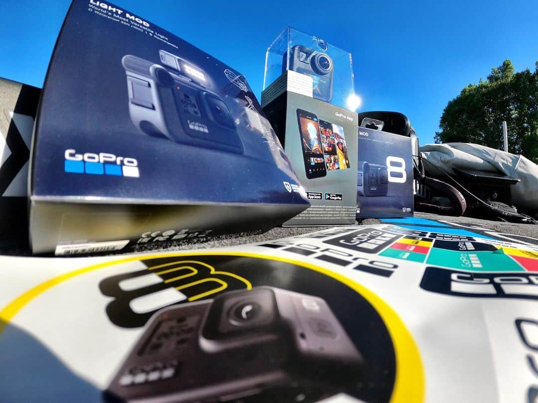 Brent Ehrlerさんのインスタグラム写真 - (Brent EhrlerInstagram)「What’s the best way to get over a bad day?? A care package from GoPro! * * Light Mod ✔️ Media Mod ✔️ GoPro Max ✔️ Sweet sticker set for Ollie ✔️  @gopro」7月14日 8時19分 - brentehrlerfishing