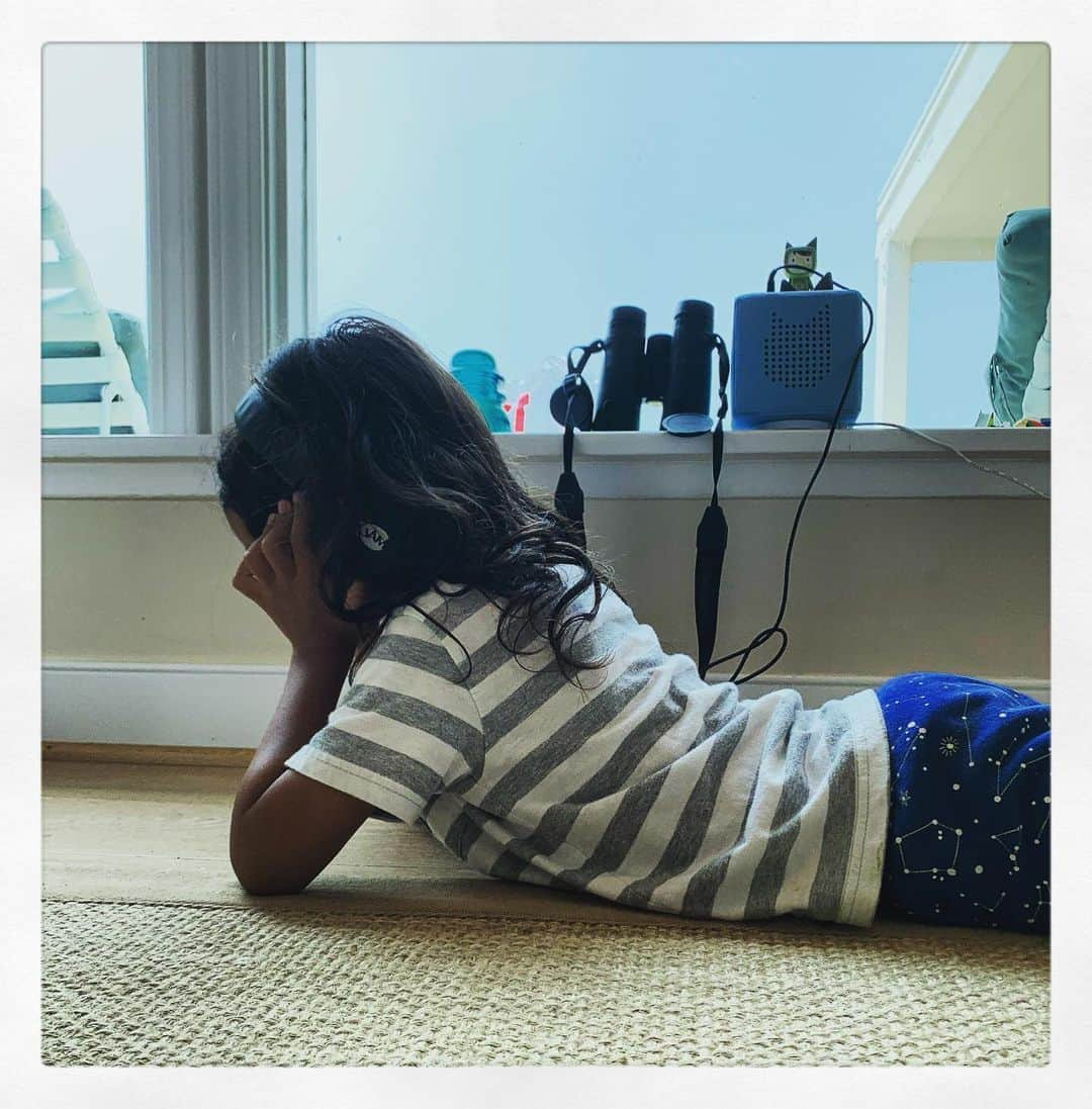 ゾーイ・サルダナさんのインスタグラム写真 - (ゾーイ・サルダナInstagram)「Someone wants to go out and explore...」7月14日 8時35分 - zoesaldana