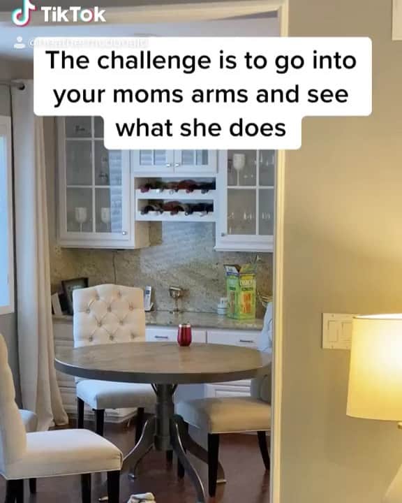ヘザー・マクドナルドのインスタグラム：「This is the Tik tok video I talked about on my Juicy Scoop podcast. We just hit 6 million views.  What do you guys think???? #tiktok #viraltiktok」