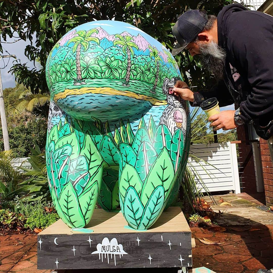 MULGAさんのインスタグラム写真 - (MULGAInstagram)「Adding the final touches to my "Uoo Uoo" sculpture. I'm painting this bad boy for the Royal Children's Hospital 150th Anniversary Arts Trail.⁣ ⁣ The sculpture along with 99 other artists Uoo Uoo's, will be on display all around Melbourne and Geelongs public places later this year and be auctioned off to raise money for the hospital. Props to KS Environmental for sponsoring my Uoo Uoo 🙏.⁣  ⁣ @rch.foundation @rchmelbourne @blueventproductions @maxwellandwilliamsofficial⁣ ⁣ #mulgatheartist #meanduoouoo #uoouoo #art #rch150 #royalchildrenshospital #arttrail #melbourne」7月14日 9時24分 - mulgatheartist