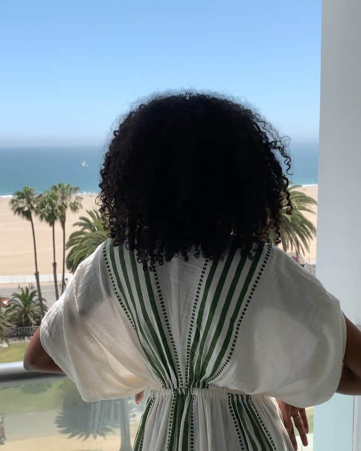 グレースマハリーのインスタグラム：「🤣 tooooo excited abt this challenge 💕🇪🇹🇪🇷elelelelelelele #EskistaChallenge <<disclaimer: people who can actually ESKISTA isolate and pop their neck and shoulders like whoa 🔥👏🏾 I’m just a fan looking to learn 😂 >>」