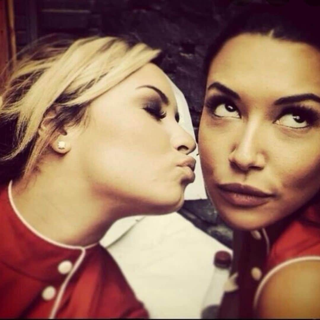 デミ・ロヴァートさんのインスタグラム写真 - (デミ・ロヴァートInstagram)「RIP Naya Rivera.  I’ll forever cherish the opportunity to play your girlfriend on Glee. The character you played was groundbreaking for tons of closeted queer girls (like me at the time) and open queer girls, and your ambition and accomplishments were inspiring to Latina women all over the world. My heart goes out to your loved ones at this time.. ❤️🕊」7月14日 9時29分 - ddlovato