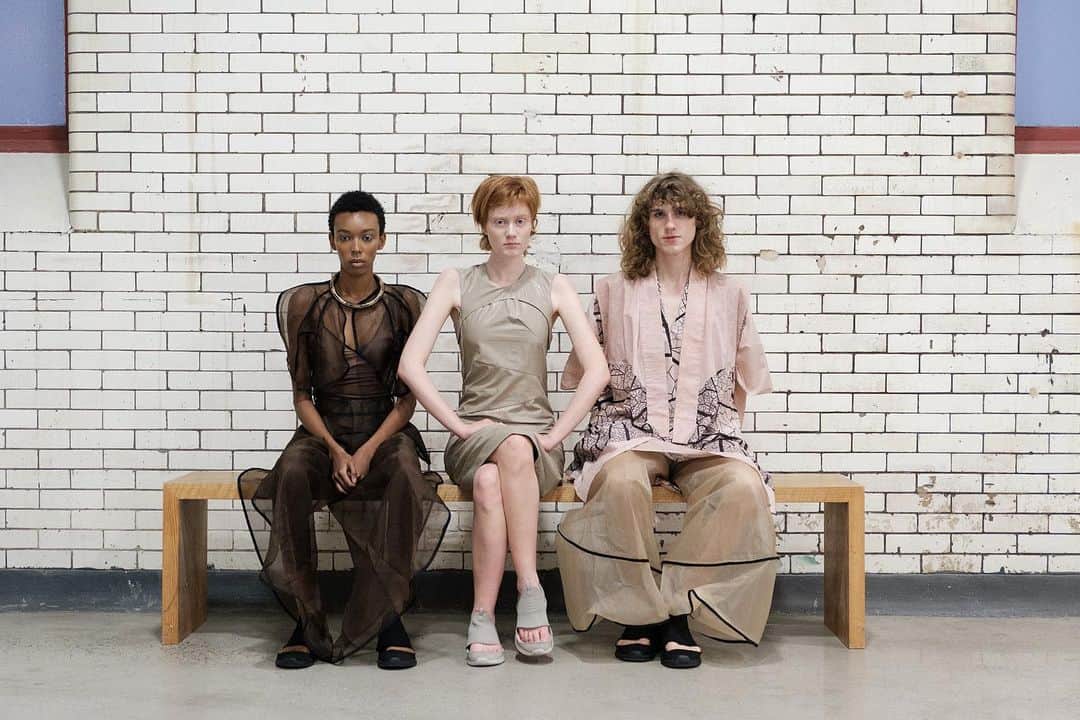 スリーアズフォーのインスタグラム：「Featuring “Human Planet “ for @theknowculture PHOTOGRAPHER : GOKTUG KRAL  FASHION EDITOR :VICTORIA BARTLETT  MAKE-UP & HAIR : IAN JEFFRIES  MODELS : BAILEY & TT SHAUNA  @SILENT PHINEAS @baileystorms @ttshauna @phineas.kirsch @fi  Casting : Barbara Pfeister @barbarapfister  PRODUCTION : PIERCE BAYLIS」