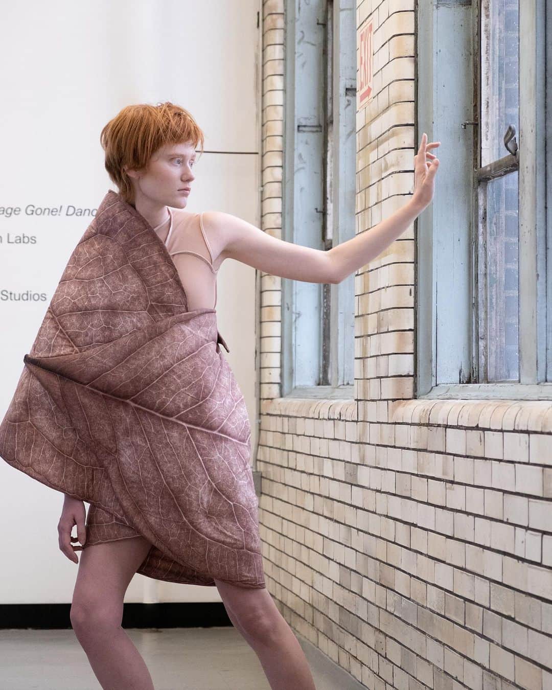 スリーアズフォーのインスタグラム：「Featuring Bailey in”Human Planet “ for @theknowculture PHOTOGRAPHER : GOKTUG KRAL  FASHION EDITOR :VICTORIA BARTLETT  MAKE-UP & HAIR : IAN JEFFRIES  MODEL: BAILEY @baileystorms  Casting : Barbara Pfeister @barbarapfister  PRODUCTION : PIERCE BAYLIS」
