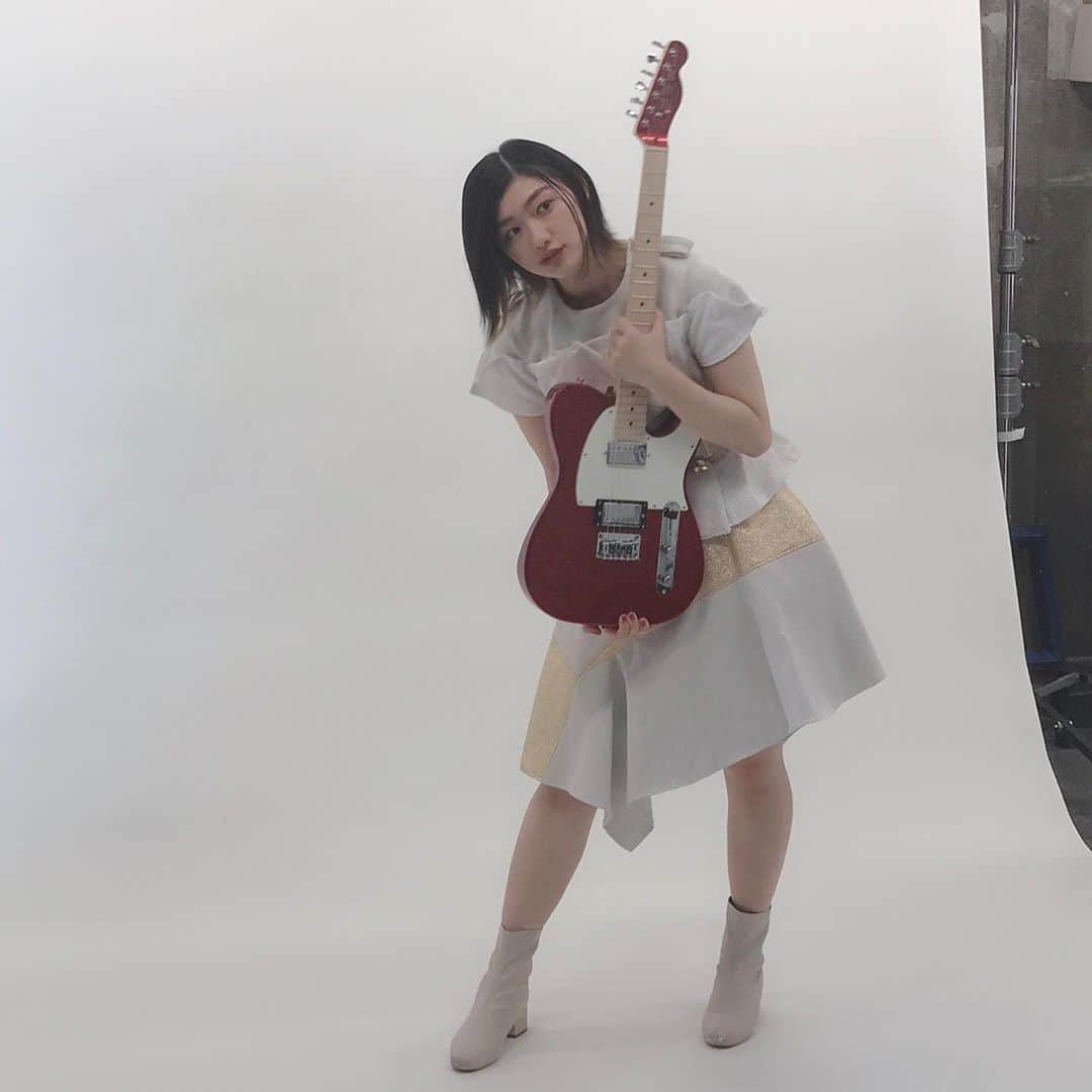 小林歌穂のインスタグラム：「ギター弾けます感出してます﻿ ﻿ ﻿ Fender News『Start with Squier』﻿ ぜひチェックしてね！﻿ ﻿ #Fender#かほりこ#あはは」
