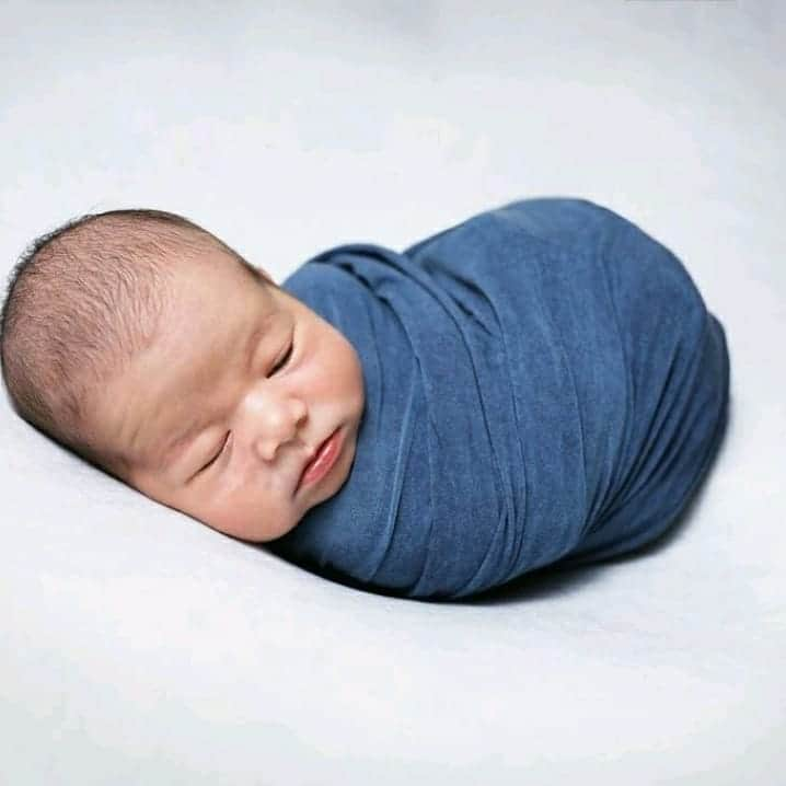 ミーシャ・テイトさんのインスタグラム写真 - (ミーシャ・テイトInstagram)「Newborn Photos of Daxton Wylder Nunez  Birthday June 14th 2020 Time 8:20am Weight 8lb 11oz Length 21in  Thank you so much @1004photography you did an amazing job! But more than just the photos thank you for being so gentle and taking your time with our baby!   Any friends here in Singapore looking for an amazing photographer book with Elaine @1004photography and enjoy 10% off with discount code "Johnny&Miesha" . #1004photography #Singapore #newborn #newbornphotos #newbornpictures #singaporephotographer #babyboy #singaporephotography #baby #boymom #naturalbirth #birthaffirmations」7月14日 10時14分 - mieshatate