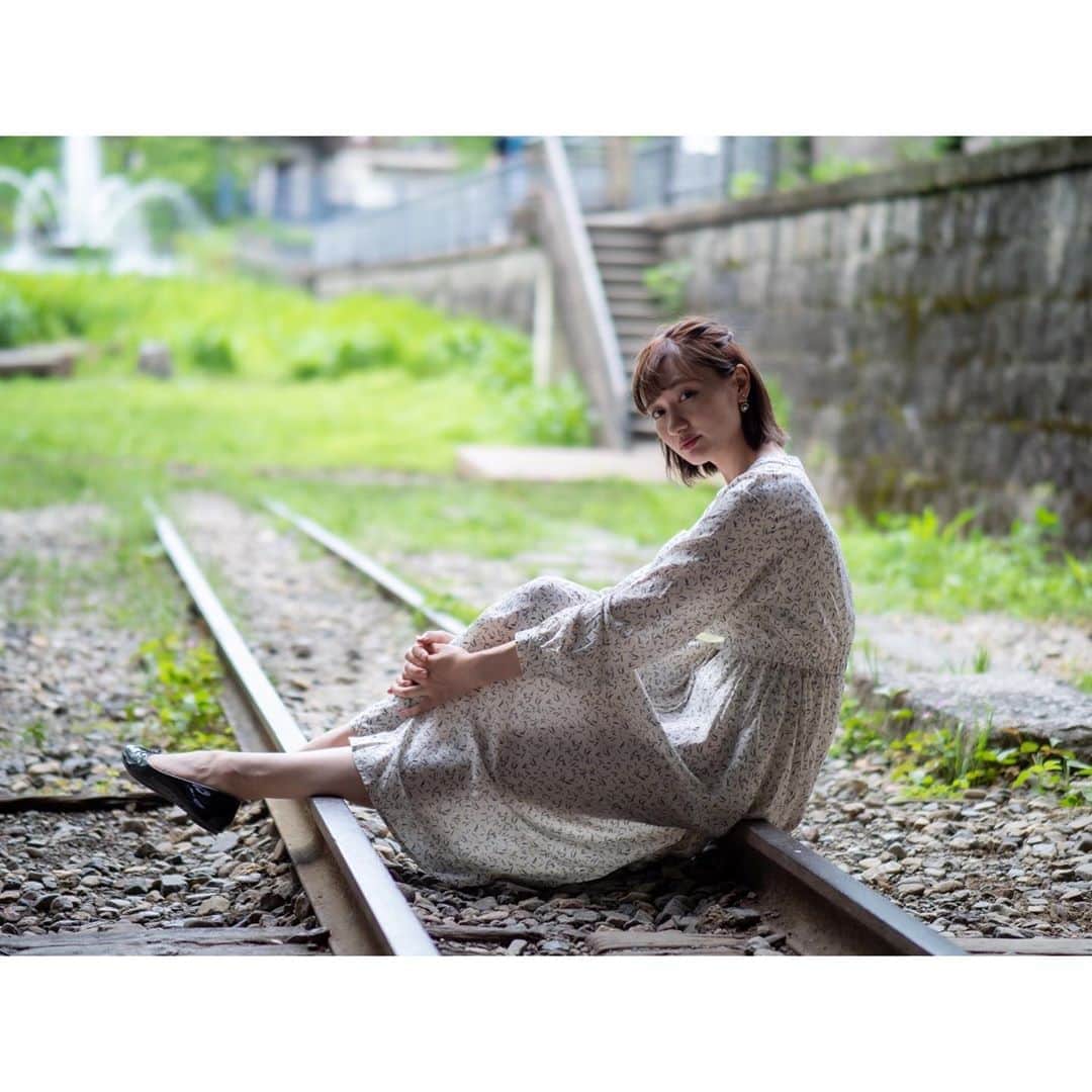 さののインスタグラム：「蹴上インクライン  ・ ・ #ポートレート #ファインダー越しの私の世界 #スクリーンに恋して #撮影 #儚くてどこか愛おしいような #デジタルでフィルムを再現したい #カメラ好きな人と繋がりたい #ファインダー越しの私の世界 #被写体 #何気ない瞬間を残したい #幸せな瞬間をもっと世界に #関西写真部share  #good_portraits_world #portrait_planet #bestjapanpics #love_bestjapan #誰かの記憶に残る写真 #jp_portrait部 #pics_jp #wu_japan #portraitphotography #photogram_archive #good_portraits_japan #team_jp #photogenic_jp #pt_life #japanesegirl  #lfl #lfl💛 #l4l」