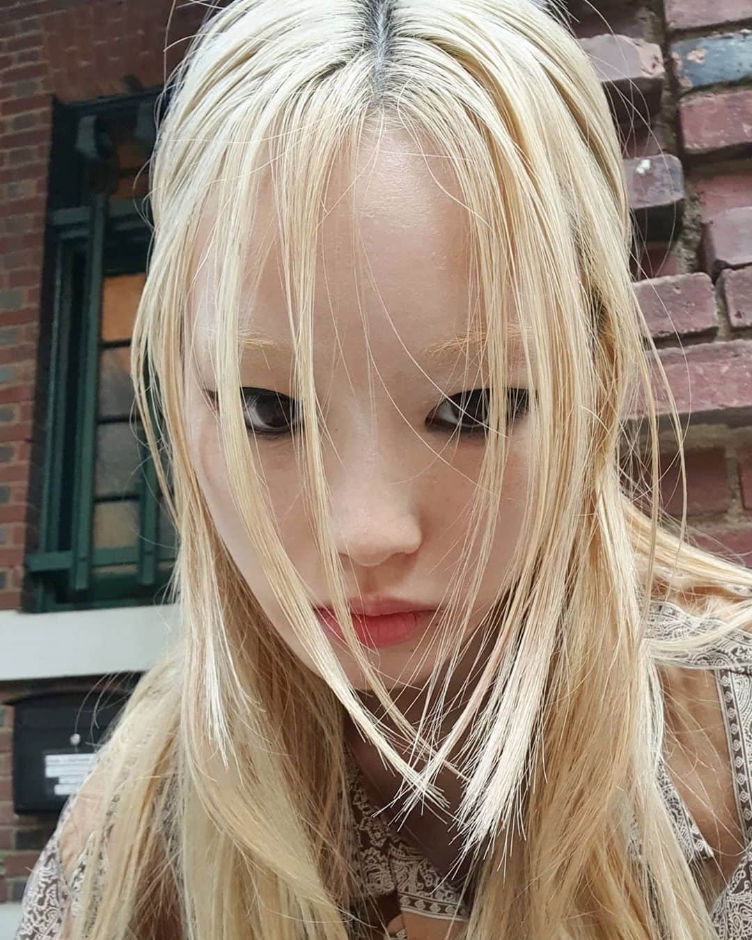 フェルナンダ・リーのインスタグラム：「Had a shoot for the first time in 4(?!) months 🥳🥳」