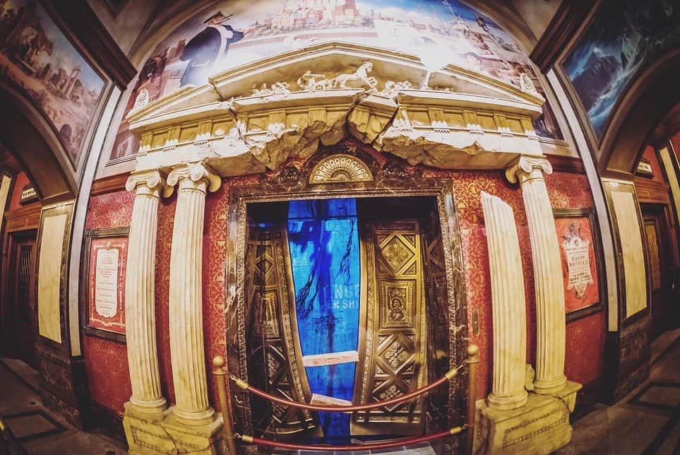 Kahoさんのインスタグラム写真 - (KahoInstagram)「. . Tower of Terror ⚡︎. . 小さい頃は怖くて乗れなかったけど、. いまは乗りたくてウズウズしてる🥺✨. . 大人になったな〜🤤！. . . シーに行きたいい！！😭😭😭 . #disney #disneyland #tokyodisneyresort #tdr #tdl #disneygram #instadisney#disneyparks #disneyfan #disneyphoto #disneypic  #Disneyside #Disneylove #disneylover #tokyodisneyland#disneyphotography#japan_of_insta #japan_daytime_view #disneylandtokyo #disneylandjapan #disneyseatokyo #disneyseajapan #towerofterror  #東京ディズニーリゾート #東京ディズニーランド #ディズニー #ディズニー風景#タワーオブテラー #アメリカンウォーターフロント#タワテラ」7月14日 10時55分 - kah05disney