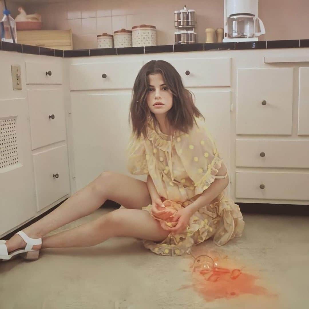 Always With Selenaのインスタグラム：「The best video 🌻🌻」