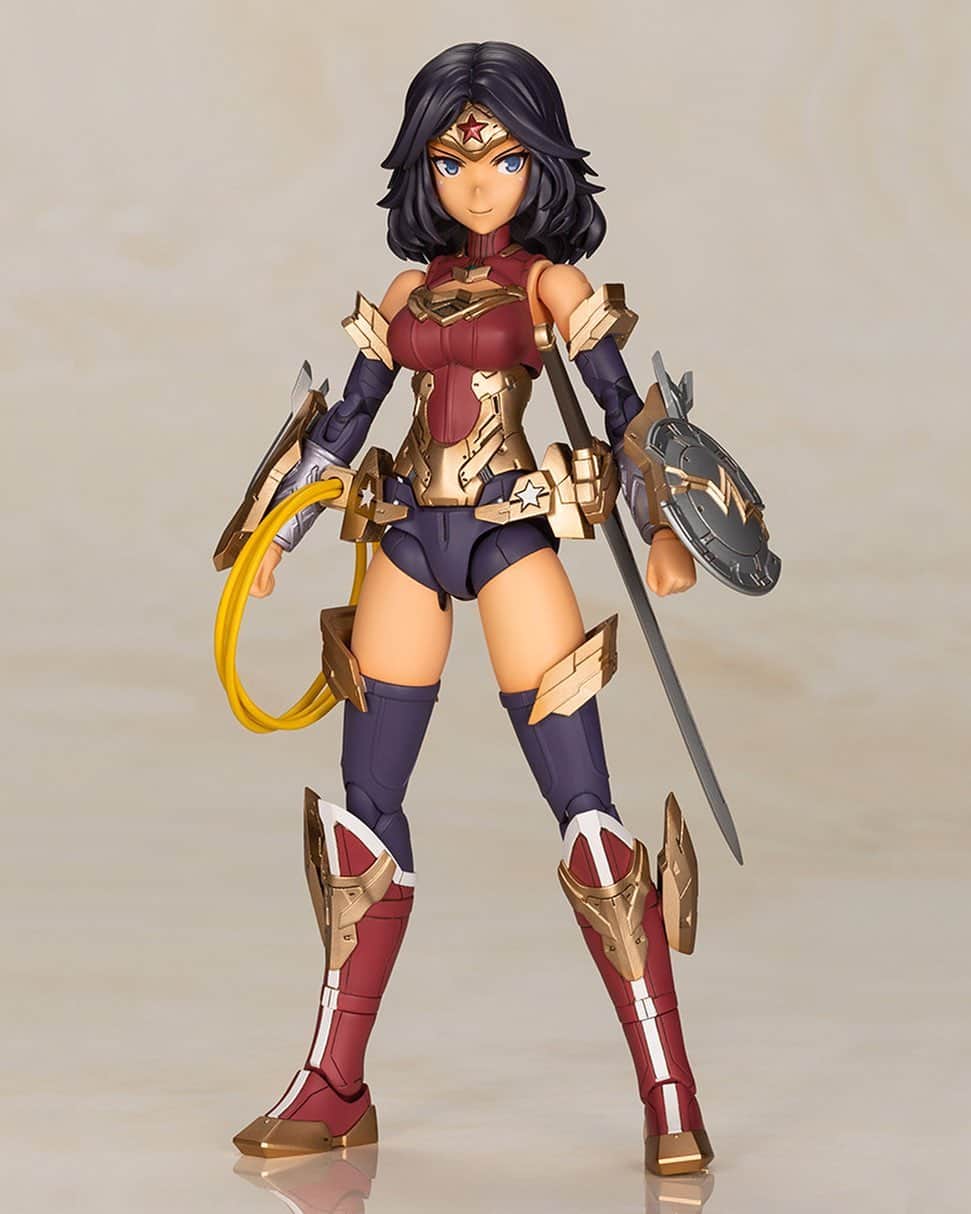 のインスタグラム：「One of The Big Three of DC COMICS, Wonder Woman returns as a plastic model kit based on a new original illustration by the beloved Fumikane Shimada!  Three face parts are included (normal front-facing, normal left-facing, and yelling).  Sword, shield, the Lasso of Truth, various armor parts, shield effect parts, and a simple base are included in this kit.   Each joint has a wide range of flexibility to allow for diverse posing such as crossing the arms like in the comics.   *This product is a plastic model kit that requires assembly.  Available January 2021.  #wonderwoman #dccomics #kotobukiya」