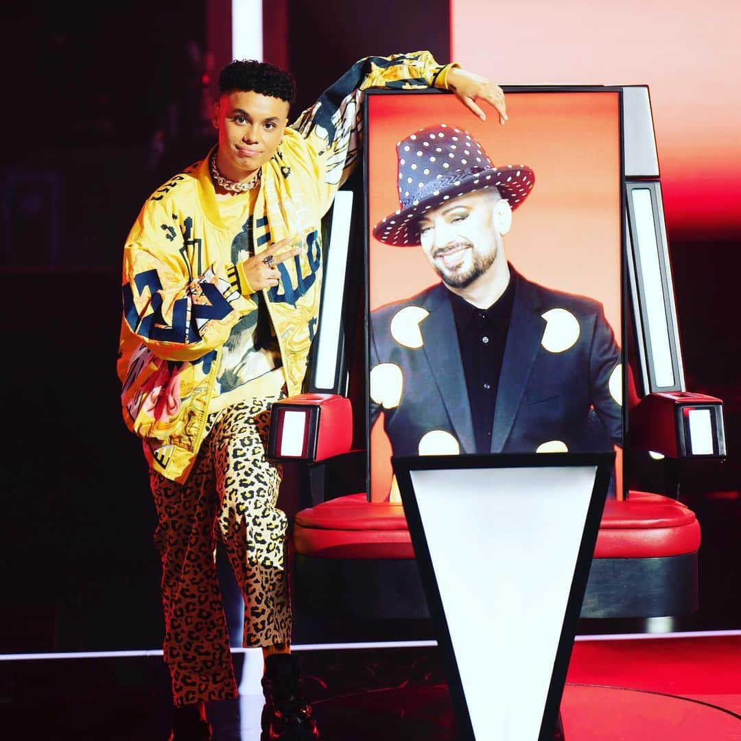 ボーイ・ジョージさんのインスタグラム写真 - (ボーイ・ジョージInstagram)「Please vote for @sialaofficial #TeamGeorge @thevoiceau #virtual #videostar #viralpost #libra #boygeorge」7月14日 22時45分 - boygeorgeofficial