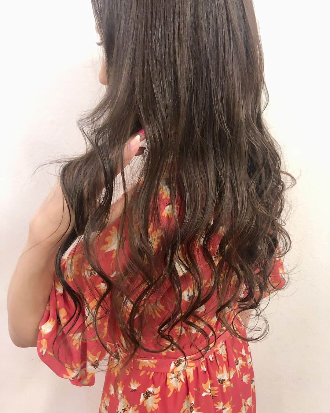 salon PRATiNO(サロンプラチノ)のインスタグラム：「. #ナチュラルヘアカラー . 大人気イルミナカラーは、透明感とツヤが出て ダメージも軽減してくれます🌼 . . 【CLAVIS PRATINO】 ◇月曜日～土曜日 10:00～20:00 ◇日曜日 10:00～18:00  ※定休日なし ※時間外はお問い合わせください。 愛知県名古屋市中区錦3-4-19石垣ビル７Ｆ ☎︎052-962-7017 . #hairstyle #hair #cornrow #braids #clavispratino #spiralperm #pratino #hairsalon #nagoya #haircolor #love #派手髪 #外国人風カラー #バレイヤージュ #グラデーション #コーンロウ #ブレイズ #スパイラルパーマ #特殊ヘア #ブラックヘア #美容室 #ヘアサロン #ヘアスタイル #ヘアカラー #クラビスプラチノ #名古屋 #栄 #錦」