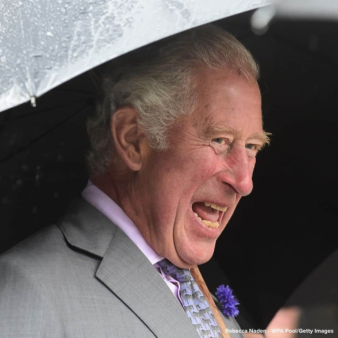 ABC Newsさんのインスタグラム写真 - (ABC NewsInstagram)「Prince of Wales visits Prince Charles Hospital to meet staff who have been on the frontline during the coronavirus crisis in Merthyr Tydfil, Wales. #princecharles #princeofwales #britishmonarchy #royalfamily」7月14日 21時19分 - abcnews