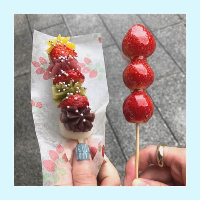 中西香菜のインスタグラム：「中西姉妹〜✌️✌️ ﻿ #浅草　#たべすたぐらむ  #食べスタグラム　#浅草食べ歩き　#浅草グルメ　#浅草スイーツ　#食べ歩き　#映え　#映えスイーツ  #いちご　#いちご飴　#インスタ映え　#中西姉妹　#love #fashion #中西香菜」