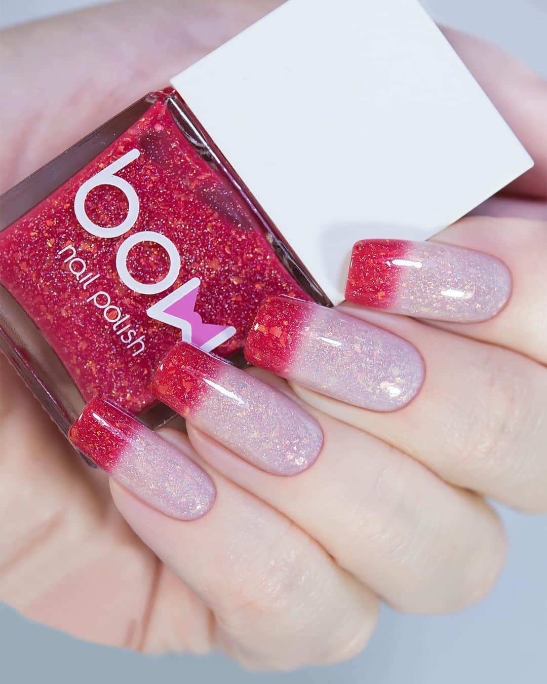 のインスタグラム：「#BowPolish Heartbreaker от @bowpolish ❤️ - лак из новой коллекции, очень красивое проявление термо-эффекта, в сочетании со слюдой просто 🔥」