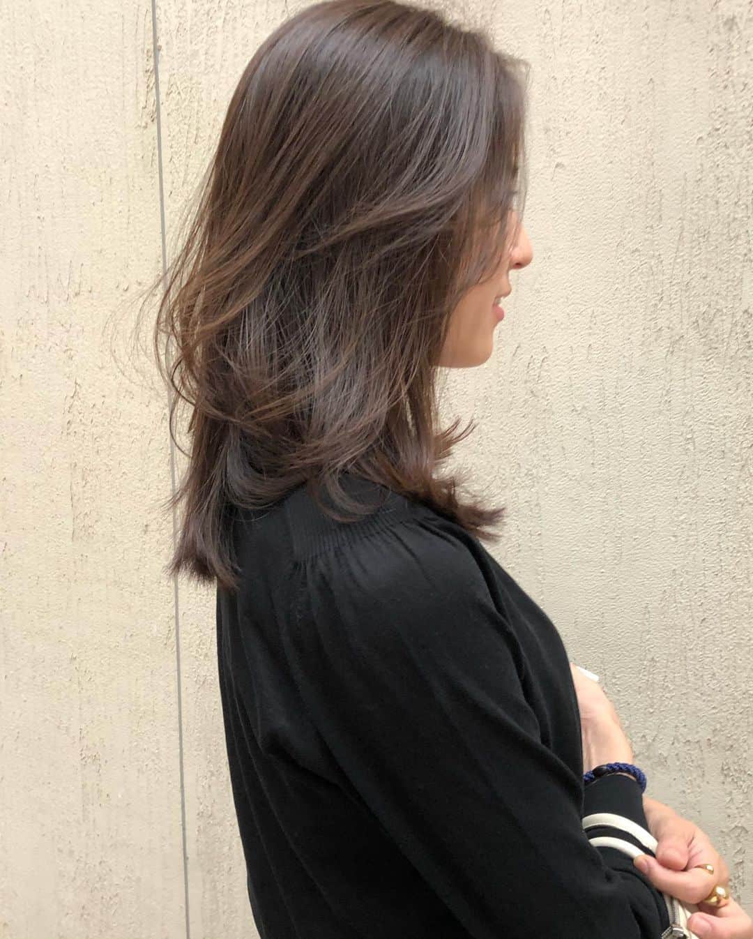 金田和樹さんのインスタグラム写真 - (金田和樹Instagram)「笹川さん @sasagawayuri ありがとうございました😊 顔まわりにフェイスレイヤーを入れて、美しい顔まわりに👍 カラーは柔らかい透明感ベージュカラーに。」7月14日 21時48分 - kaneta.hair