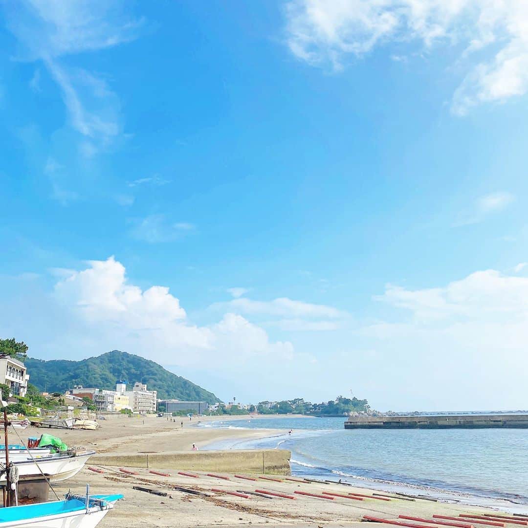 夏焼雅さんのインスタグラム写真 - (夏焼雅Instagram)「@underthepalmo.jp 𓇼 海沿いにある素敵なカフェに行ってきたの﻿ 𖣐𖠚 ⋆  ほんとに気持ちが良くて最高だった〜𓆉𓂃  ﻿ 海を眺めながらひたすらチルってました️𓇠 ﻿ この日の　#みやフク　﻿ @_ruruofficial_ ✿﻿ 海辺でワンピってなんかすき👒﻿ ﻿ ﻿ #underthepalmo  #葉山﻿ #葉山カフェ﻿ #逗子﻿ #海沿いカフェ」7月14日 22時00分 - miyaaa0825