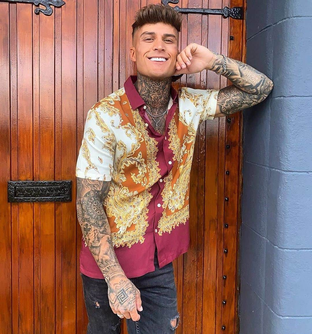 ASOSさんのインスタグラム写真 - (ASOSInstagram)「How do you spice up a shirt? Add a print like @jaymunro26 (he/him) 🔥  🔎 ASOS DESIGN shirt in paisley (1663746)  👉 More on @asos_man」7月14日 22時05分 - asos