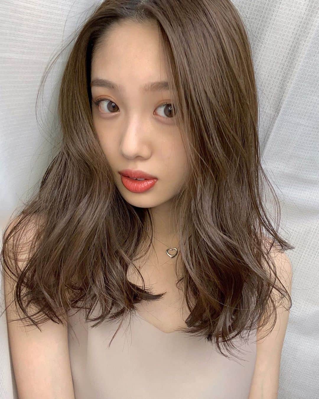 のインスタグラム：「たまには大人っぽい写真🤳  ネックレスはママから貰って大切にしてるTiffany❤︎」
