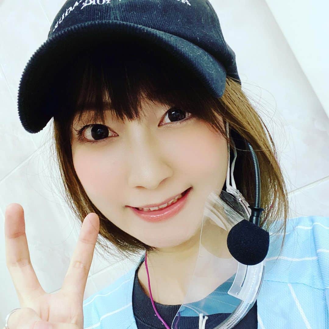 ヒラヤマンのインスタグラム：「鷹の祭典2019甲斐選手のユニフォームを着て収録！ホークス打線好調で良き良き！ワイの機嫌も良き良き！ #甲斐キャノン #拓也今ここで見せてやれ」