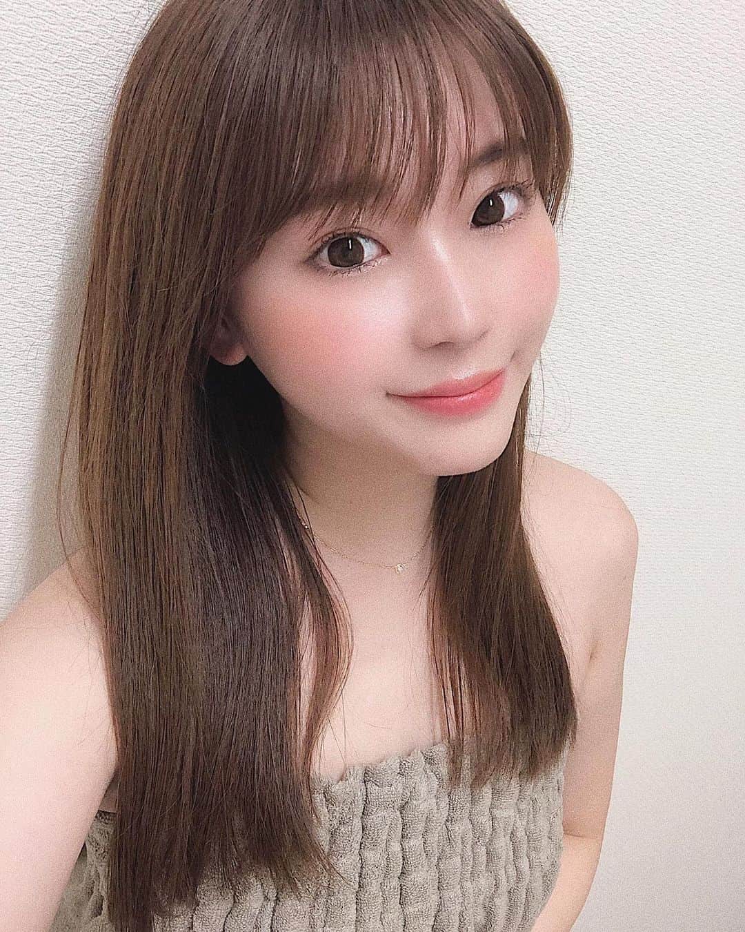 藤川沙弥のインスタグラム：「夏も間近ということで﻿ @taro_biyou さんで部分脱毛を🌿﻿ ﻿ 先生やナースの方のカウンセリングが﻿ 丁寧で優しく安心して施術受けられました☺️﻿ ﻿ 7月の平日限定で3万円オフらしい…﻿ お得すぎませんか、、🤔🤭！！﻿ ﻿ 今回、医療脱毛が初めてだったので﻿ 痛みがないか少し不安でしたが﻿ 私は全然痛みを感じず﻿ あっという間に終わりましたよ😳💕﻿ (※個人差があるとの事です!)﻿ ﻿ ﻿ ﻿ ﻿ #医療脱毛#全身脱毛 #美容外科 #兵庫脱毛﻿ #たろうメディカルクリニック  #美容クリニック#西宮﻿ ﻿」