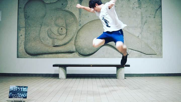 石田太志のインスタグラム：「I advanced top8 of WORLD FOOTBAG CHAMPIONSHIPS 2020 Shred-off. ･ #footbag #taishiishida #soccer #follow #worldchampion #performance #performer #instagramer #hackysack #worldchampionship #worldchampionships #online」