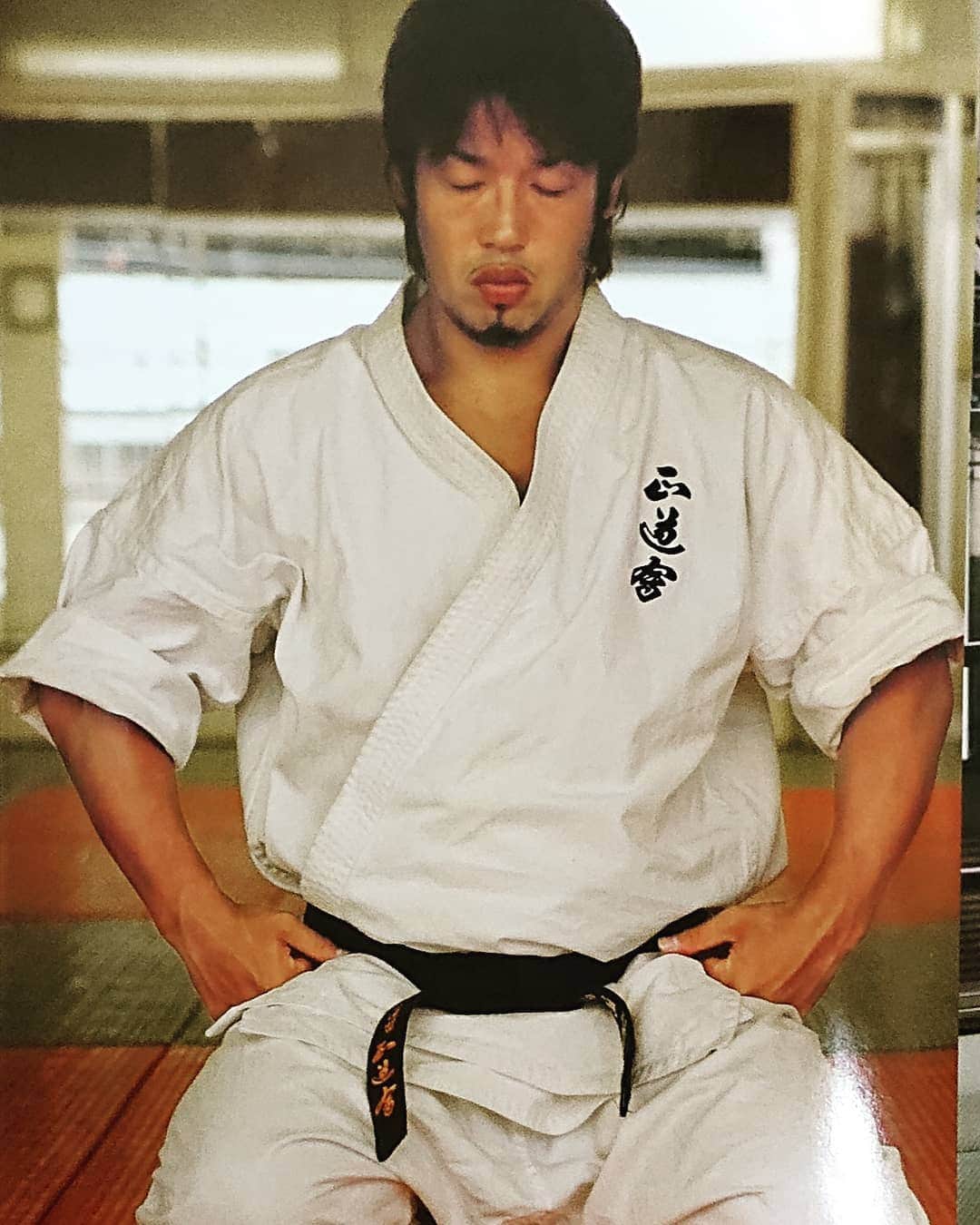 武蔵のインスタグラム：「格闘技の大会も始まりだしましたね。  うちの選手たちにも試合オファーをいただいてるようです。  みんな思いっきりファイトできる日が早く戻ってくることを願います。  #武蔵 #空手 #k1 #karate #kickboxing  #martialarts」