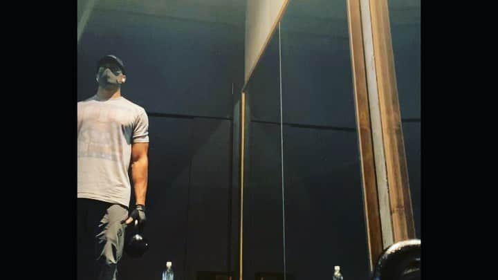 ダンテ・カーヴァーのインスタグラム