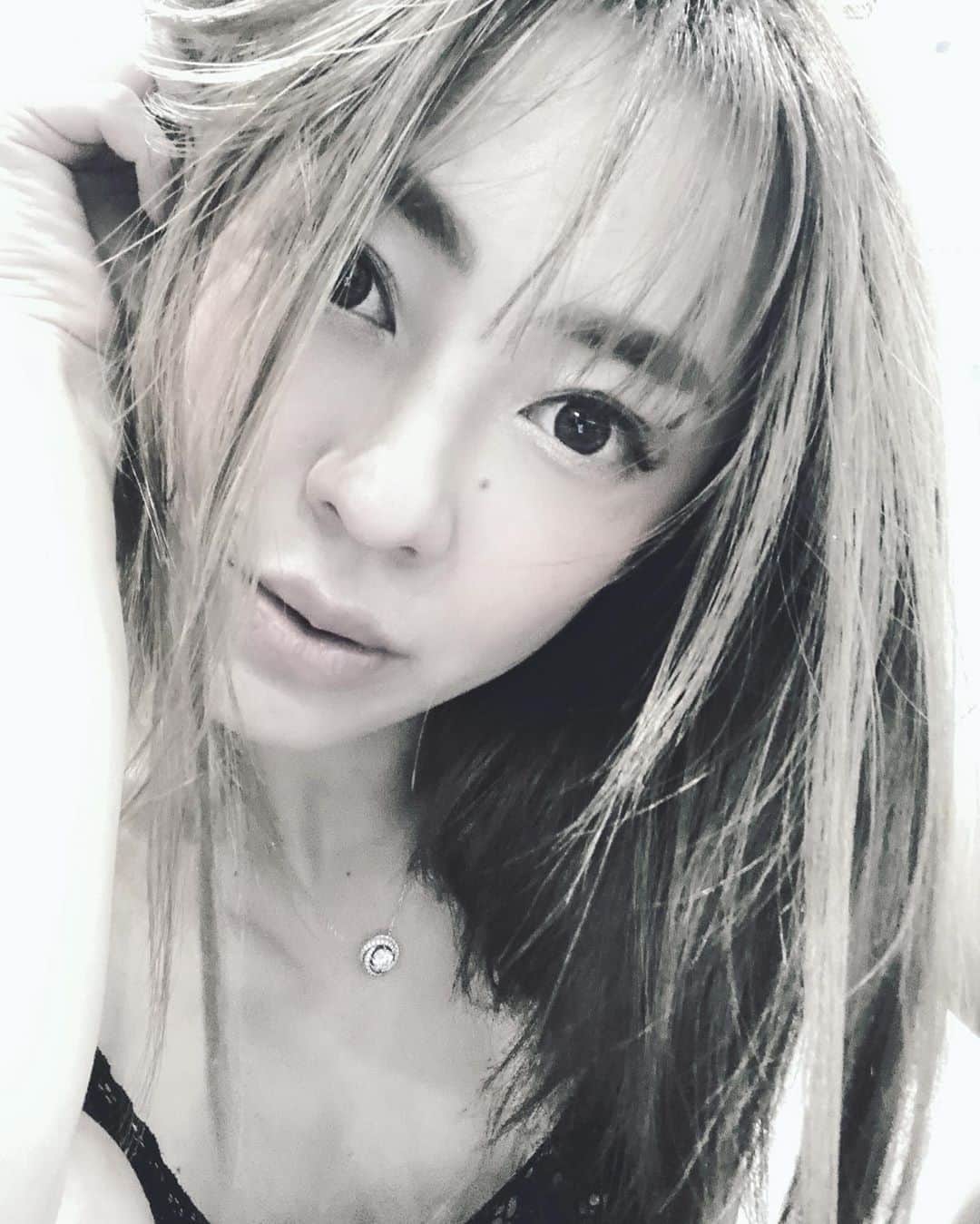 のインスタグラム：「⚫️⚪️⚫️⚪️ #everythingisfigureoutable」