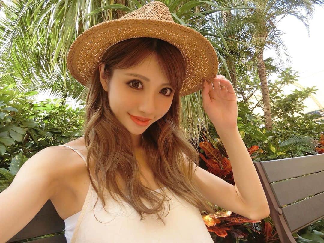 のインスタグラム：「New hear color 🧜🏻‍♀️💕 曽我さん @soga_rollen_gm ありがとうございました😍🙏🏼 ROLLEN Wiz　【ローレン ウィズ】 東京都渋谷区神宮前3-21-12 2F  #haircolor #hairsalon #hair #harajuku #Rollen #rollenwiz #ローレン #原宿 #ヘアカラー #エクステ #ハイトーンカラー #ロングボブ #ボブ #ハイライト」