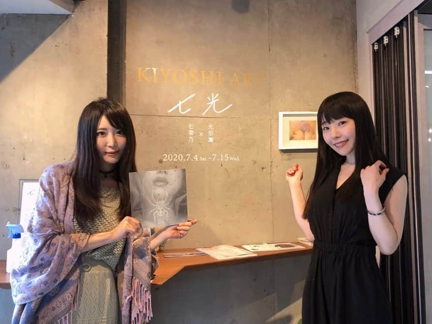 相沢梨紗さんのインスタグラム写真 - (相沢梨紗Instagram)「「七光 」-七菜乃×光宗薫 二人展-へおじゃましました。 . 二人の繊細な写真と絵が混ざり合って幻想的。 . しっとりとした梅雨の空気にぴったりな展示でした🤍 . ギャラリーのコーヒーも美味しいくて癒されました〜☕️🌈 . . . #exhibition #photography #art #nanano #kaorumitsumune #japan #omotesando #artgallery #kiyoshiartspace #tokyo #lifestyle #coffee」7月14日 14時45分 - risacheeese