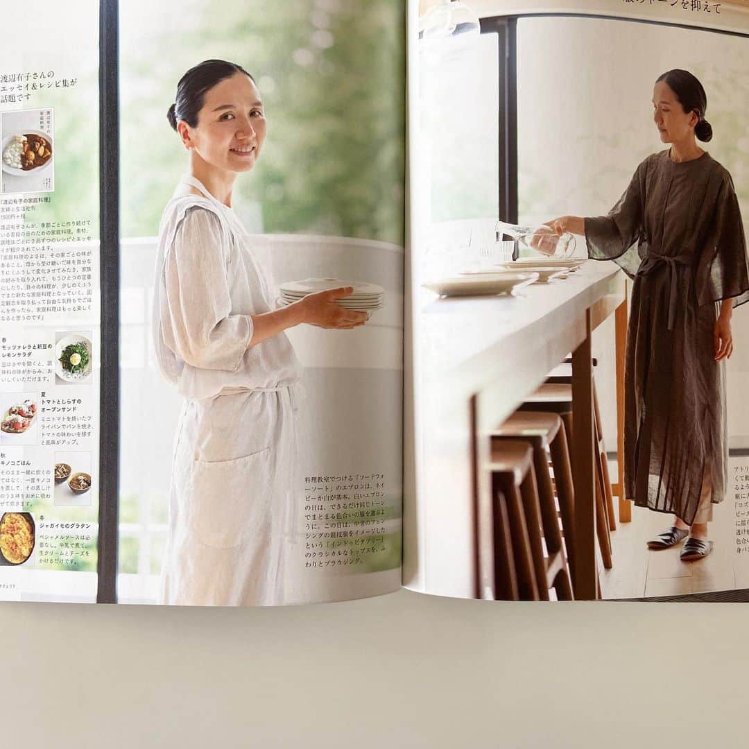 渡辺有子さんのインスタグラム写真 - (渡辺有子Instagram)「雑誌『ナチュリラ 夏号』ｰシックに過ごす夏ｰをテーマに6パターン私服を取材していただきました。主婦と生活社なので『渡辺有子の家庭料理』もちゃっかり宣伝！させて頂いています☺️  本誌撮影は馬場わかなちゃんです❤︎ @wakanababa  @kurashi_to_oshare」7月14日 16時05分 - yukowatanabe520