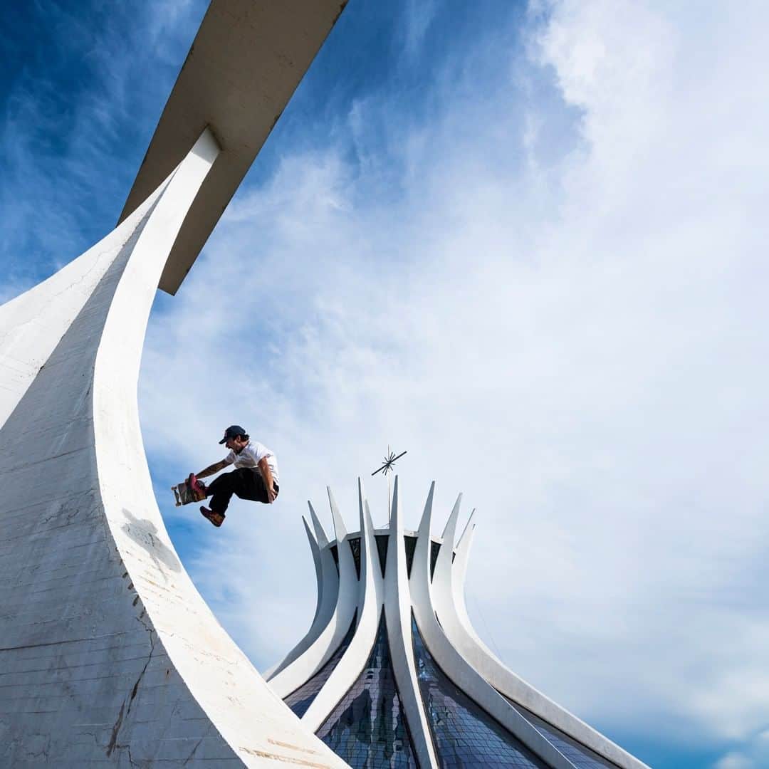 レッドブルさんのインスタグラム写真 - (レッドブルInstagram)「when you have a dream, don’t stop until it’s a reality 🙌 🛹 ⁣ ⁣ @pedrobarrossk8 did just that and skated the *iconic* architecture of Oscar Niemeyer ⏩  catch Concrete Dreams on Red Bull TV⁣ ⁣ 📷 : @marcelomaragni #redbull #givesyouwings #skate #skateboard⁣」7月14日 17時04分 - redbull