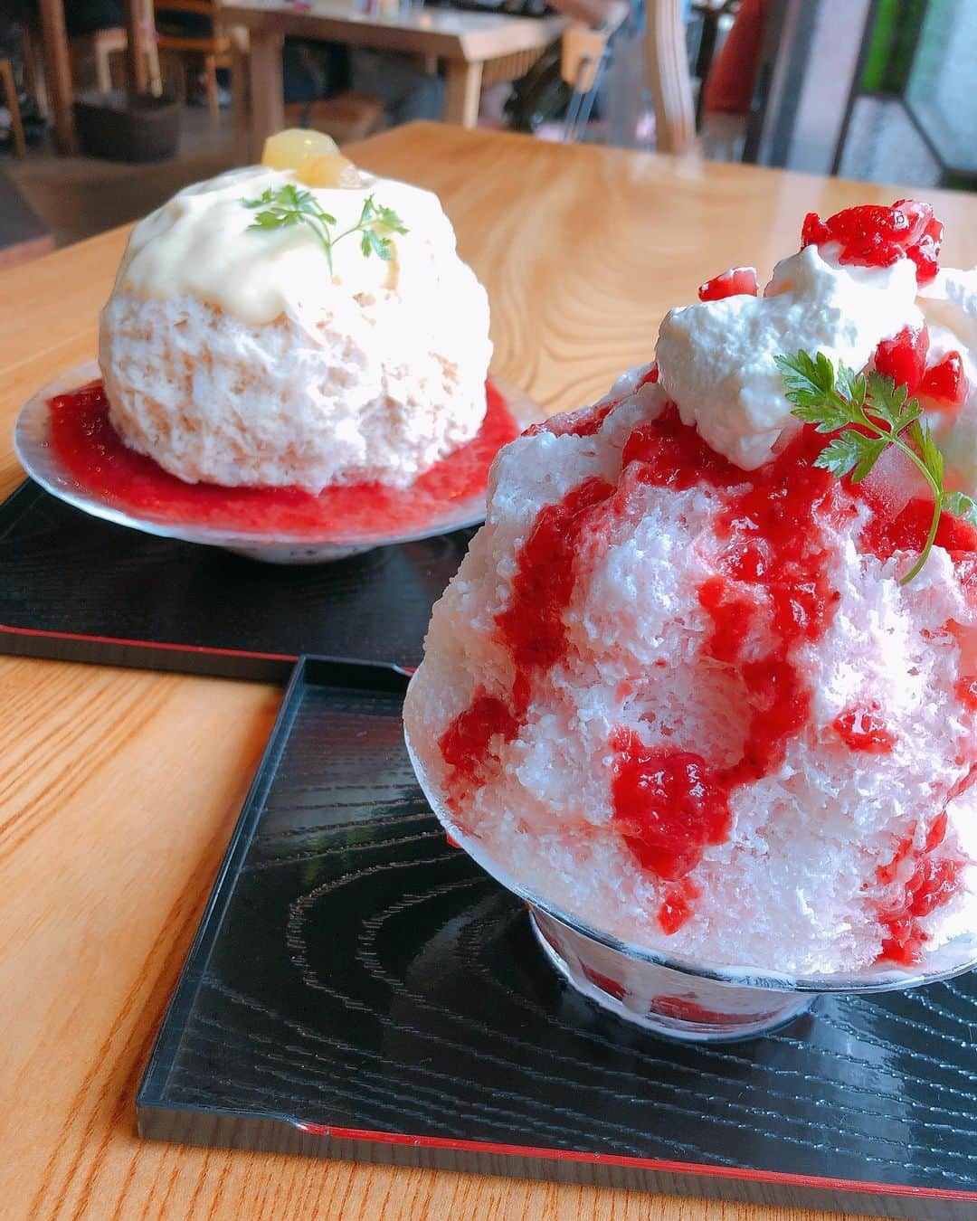 佐野友里子のインスタグラム：「大好きな、かんなのかき氷🍧💕 おいしすぎて食べはじめてから食べ終わるまでの20分近くずっと終始おいしいね🥺うまーっ🥺ってひたすら言いながら食べてたの可愛いでしょ😂💓笑 . #和キッチンかんな #かき氷」