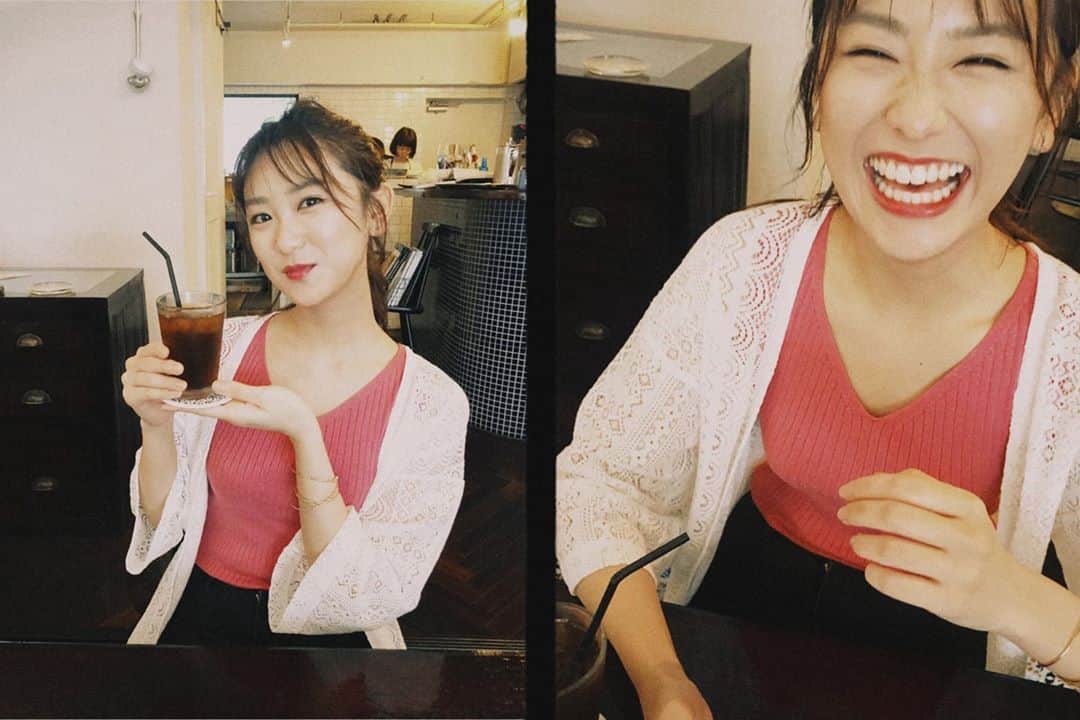 藤原万由子のインスタグラム：「. 澄まし顔と大笑い😌👌😋 . .」