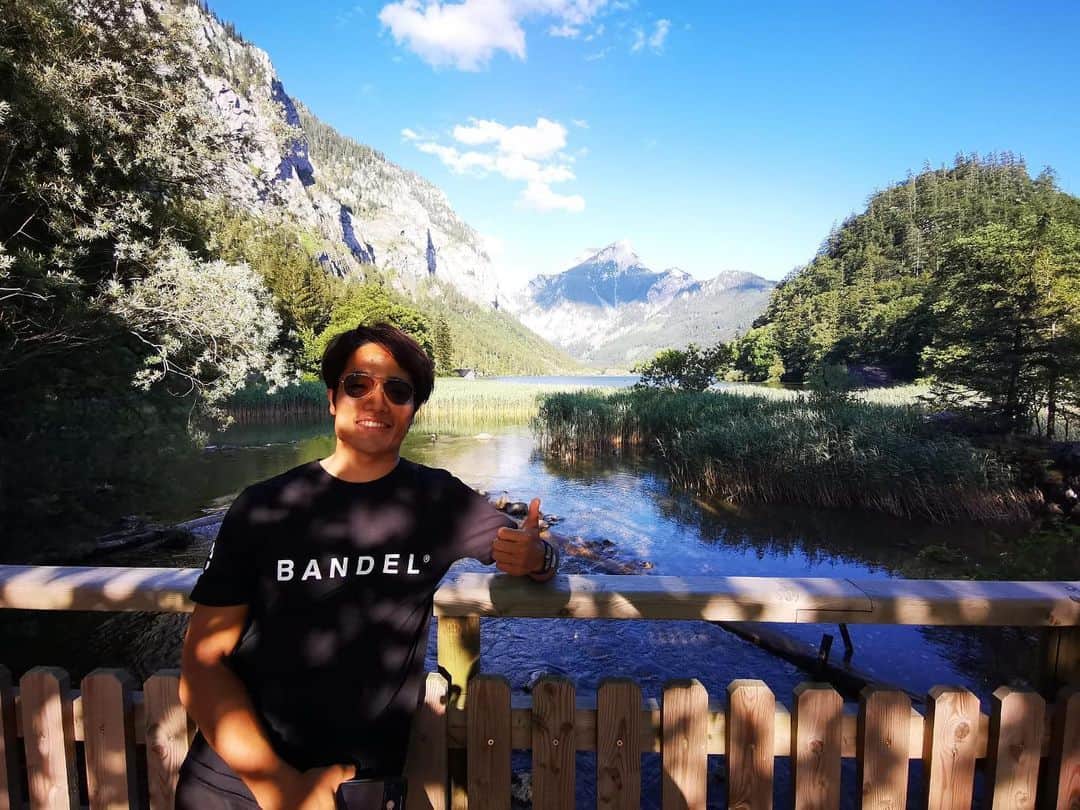 松下信治のインスタグラム：「Thank you Austria. It's been tough weekends but lots of positives to take away for Hungaroring this weekend. Off to Budapest 🇭🇺  2週間のオーストリア生活を終えてこれからハンガリーへ車で向かいます。オーストリアはシーズンで1番自然に囲まれてて綺麗でした。今週も頑張ります！」