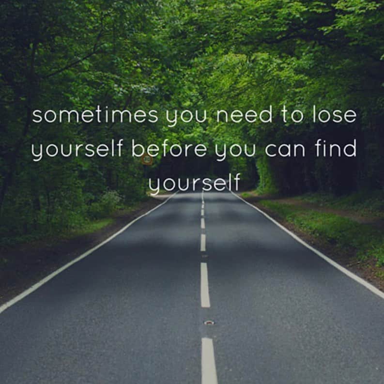 のインスタグラム：「Many of us are so afraid to not have the answers or to know where we are going in life and that’s ok.  Don’t stress it, because in your state of confusion, frustration or lack of direction you need to learn to get comfortable and be ready.  Pay attention to the signs around you and listen to everything.  Keep your eyes wide open because in those moments of time you will find yourself and learn who you really are. Only then will you start moving in the direction that is meant for you. And most importantly, stop worrying about what your friends or family are doing, we all have our own personal journeys we must embark on.  #findyourself #uncomfortablechangestheworld」