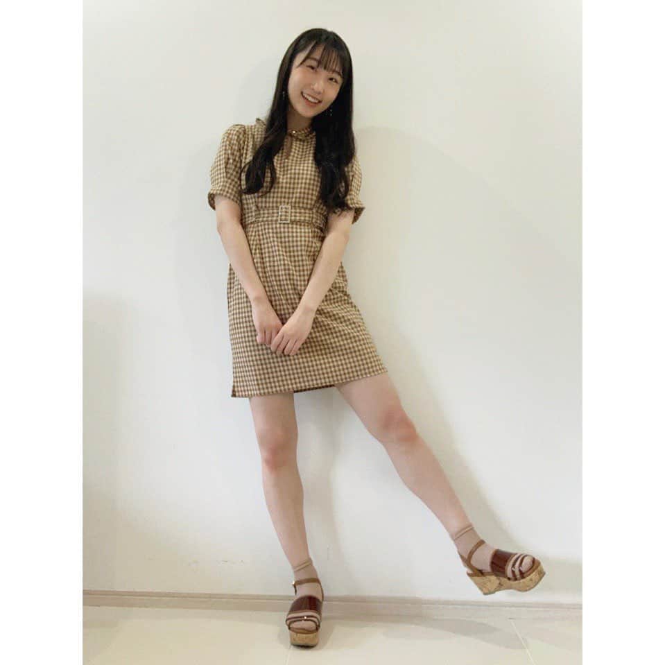 段原瑠々さんのインスタグラム写真 - (段原瑠々Instagram)「お洋服🌷  #ADIRA さんの #チェックガラワンピース ブラックとオレンジ2色展開になってて、るるが着てるのはオレンジ☺️ ブラウン寄りでかわいいです💗 かわいいお洋服着ると、テンション上がる！！  @adira_tokyo  @yuka_miyazaki.official   #juicejuice  #段原瑠々」7月14日 18時37分 - ruru_dambara.official