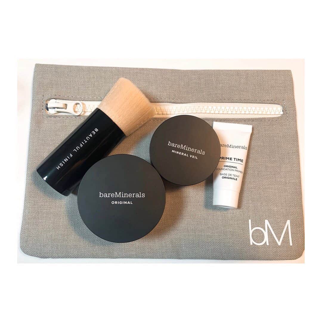 のインスタグラム：「新しいメイク道具💭  #ミネラルコスメ #bareminerals」