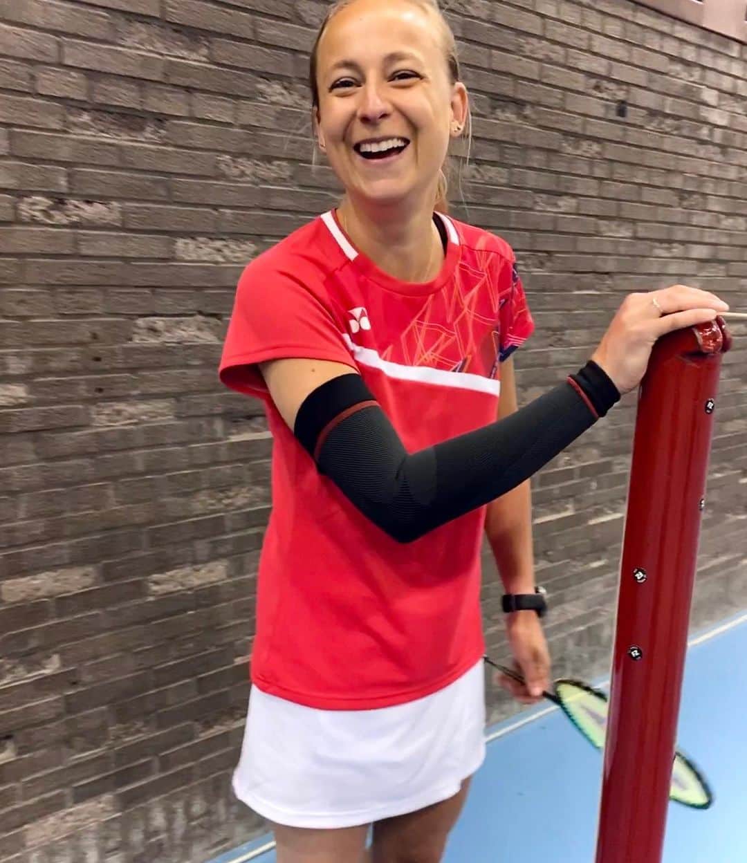 セレーナ・ピークのインスタグラム：「Happy Tuesday everyone 😊🏸」