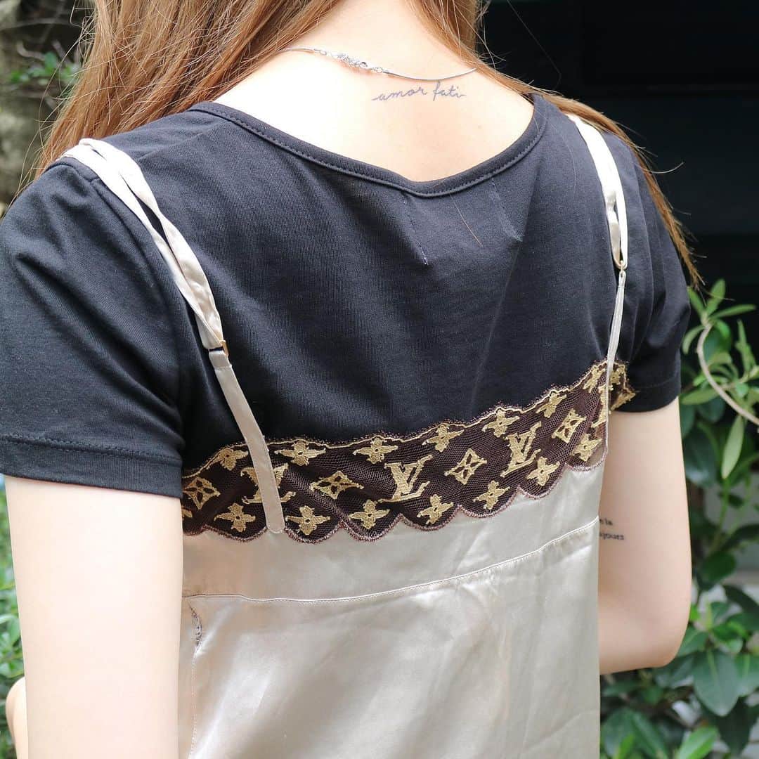 Vintage Brand Boutique AMOREさんのインスタグラム写真 - (Vintage Brand Boutique AMOREInstagram)「Louis Vuitton silk camisole in size 36.  This item is not available on the online store but we accept orders by direct message.  Please DM us if you are interested in the item!  ▶︎Free Shipping Worldwide✈️ info@amorevintagetokyo.com  #ヴィンテージ #ルイヴィトン  #ヴィンテージルイヴィトン #ヴィンテージブランドブティック #アモーレ #アモーレトーキョー #表参道 #青山 #東京 #louisvuitton #vintage #vintagelouisvuitton #hermesvintage#amoretokyo  #amorevintage #vintageshop」7月14日 19時18分 - amore_tokyo